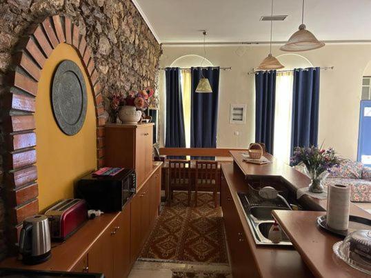 The -300 -A Centrally Located Heritage Home Sparta Buitenkant foto